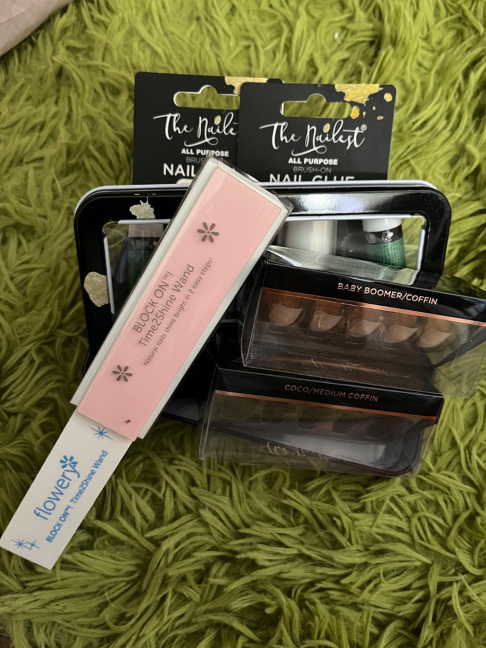 Nail Bundle - Two Full Sets/4XNail Glue - Picture 2 of 9